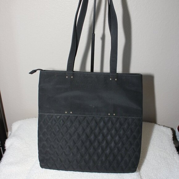 St. John Womens Nylon Quilted Shoulder Bag Black Gold Hardware Classic - Picture 4 of 9